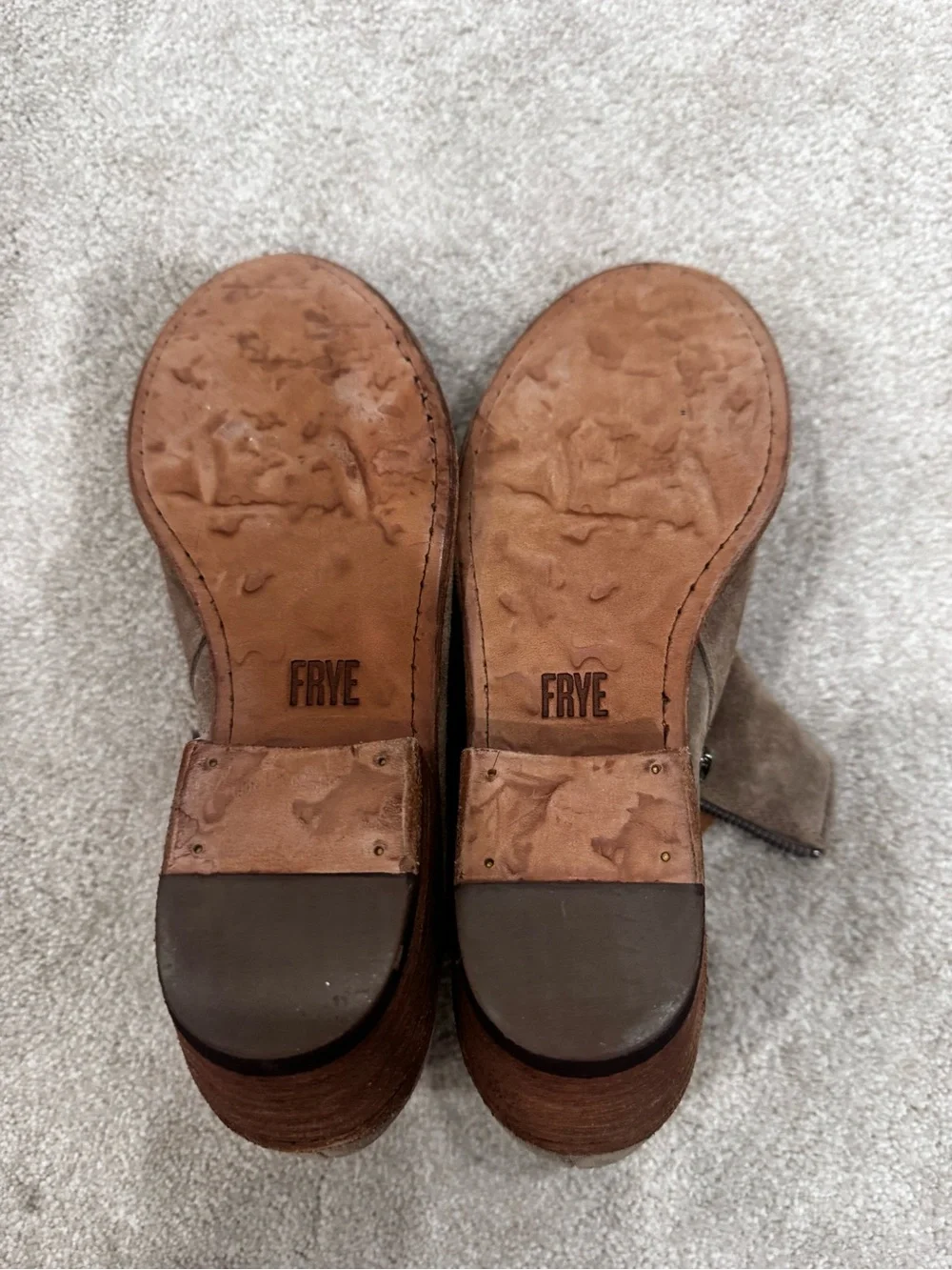 Womens Frye tan Suede side-zip Bootie, size 7.5 Never worn
